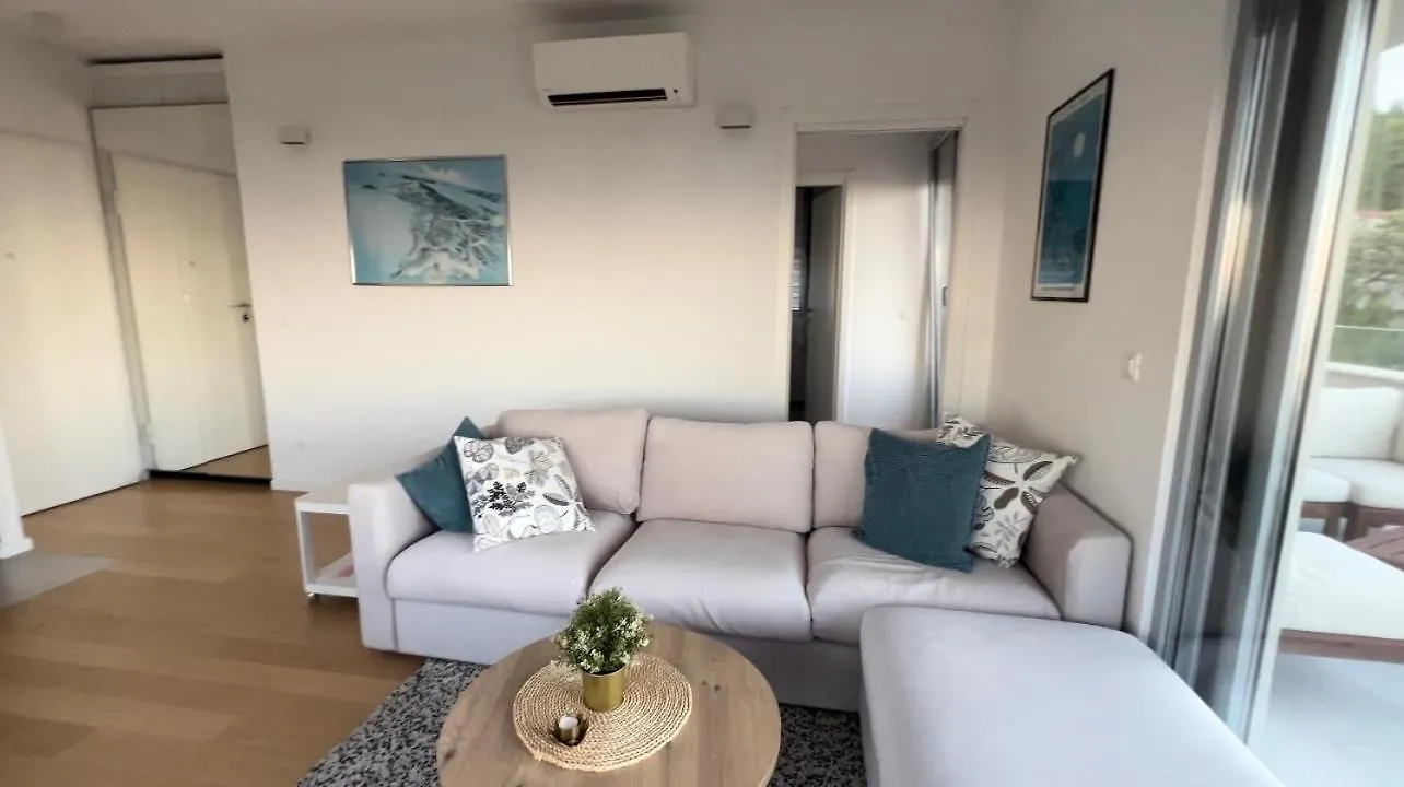 Splendid Split View Apartment 0*,