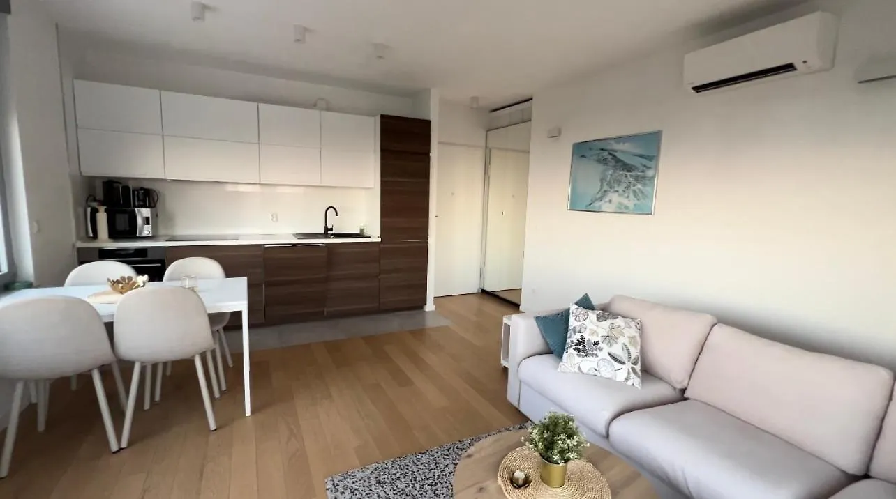 Splendid Split View Apartment