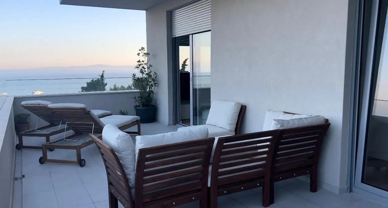 Splendid Split View Apartment